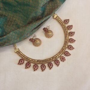 sruthi red antique necklace set
